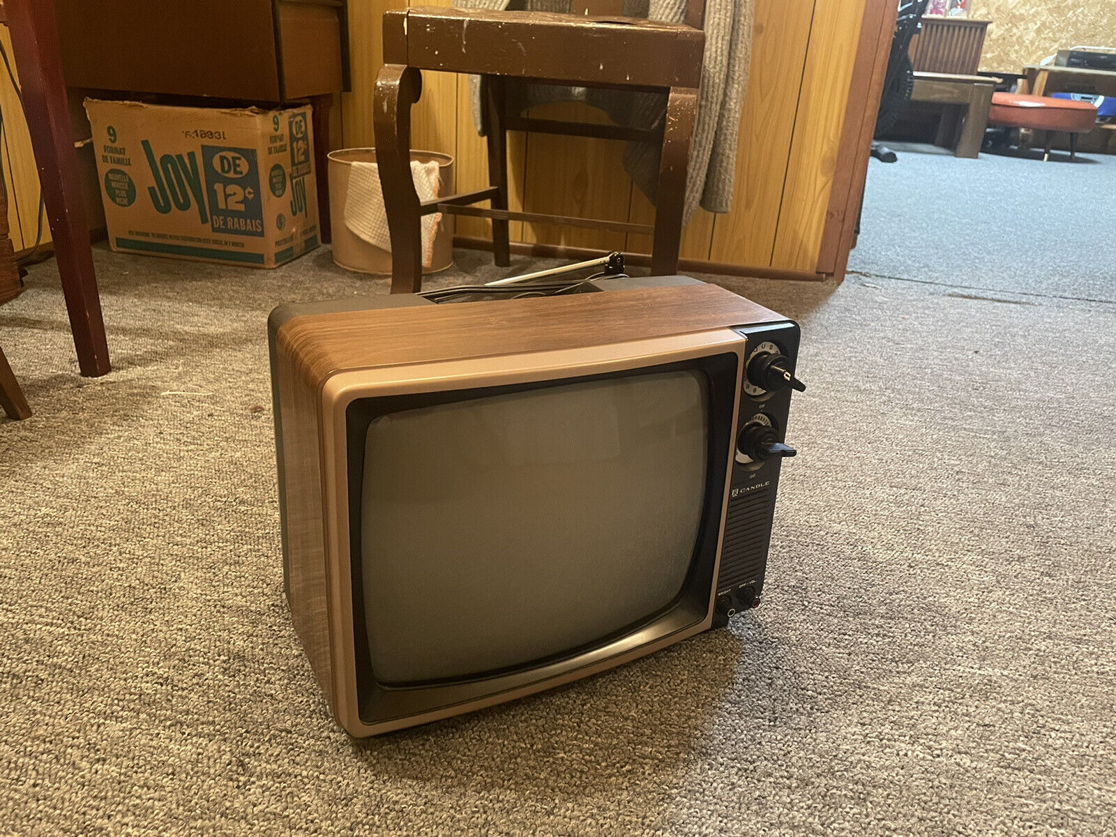 1987 Vintage Wood Grain Candel Television Black And White. Like New Condition