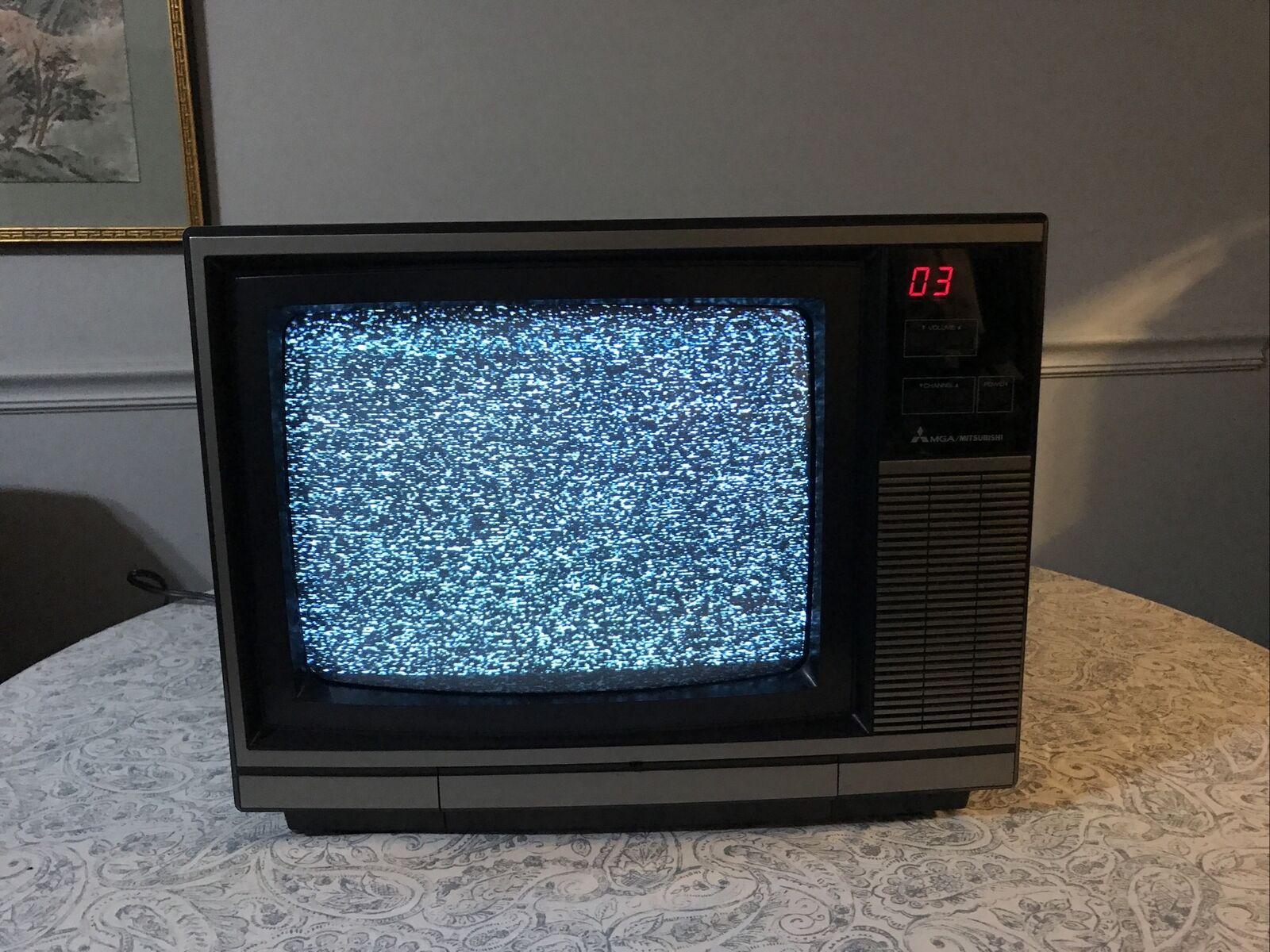 Vintage 1986 MITSUBISHI TV Color CRT Television ￼CS-1344R Tested Works 13” Inch