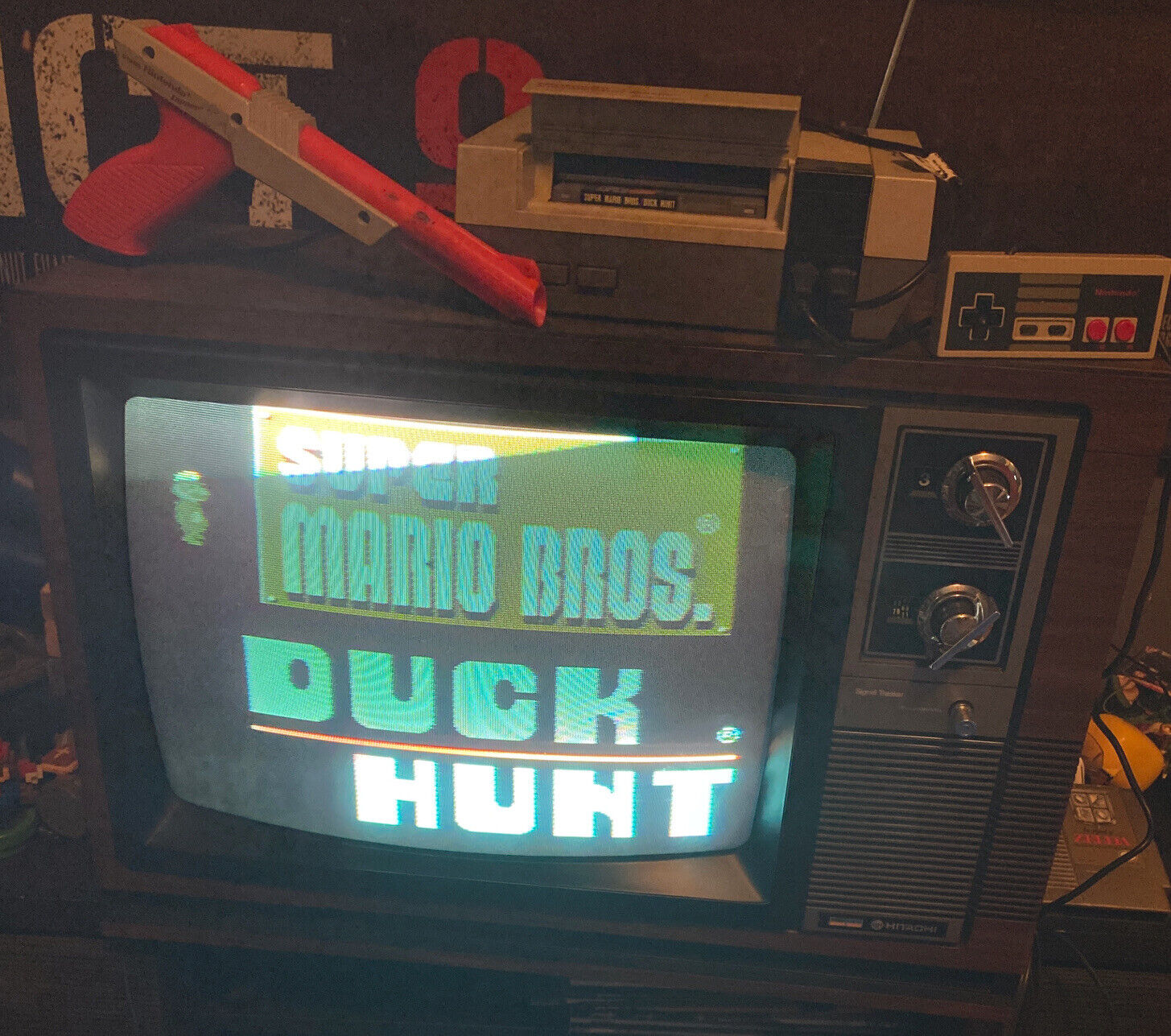 Nes Console/duck Hunt/ Controller/ Light Gun. And 1983 Hitachi 23” Crt Tv Bundle